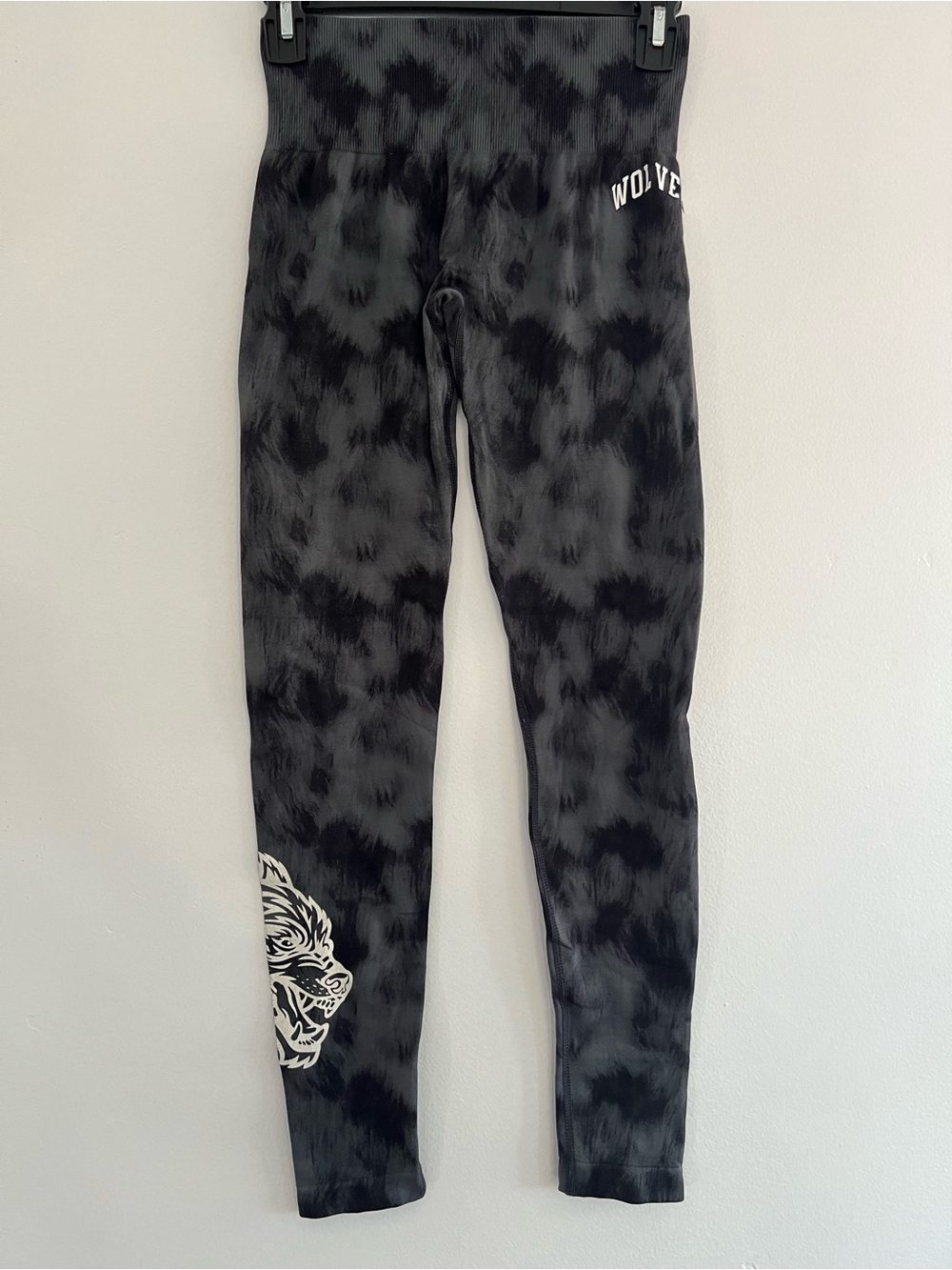 Darc Sport Small Gray and Black Brush Stroke Fur Tie Dye Workout Leggings